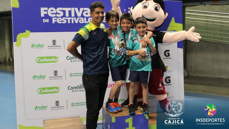 festene26612259739_1366989332108449_1221129664054519491_n