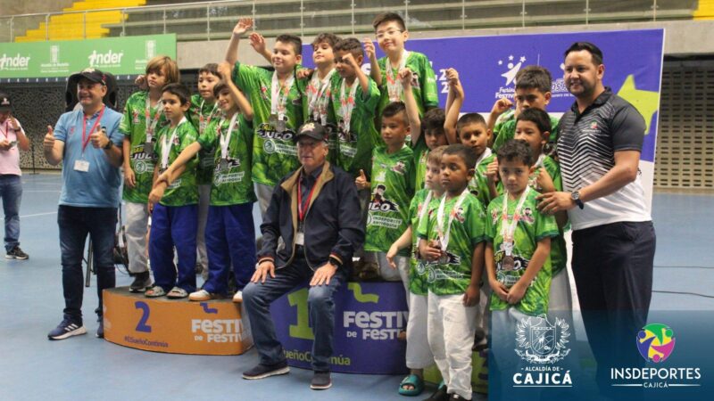 festene26612985185_1369376131869769_7771832977339680376_n