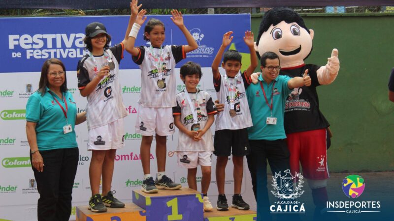 festene26615810195_1375960871211295_6831696830048826821_n