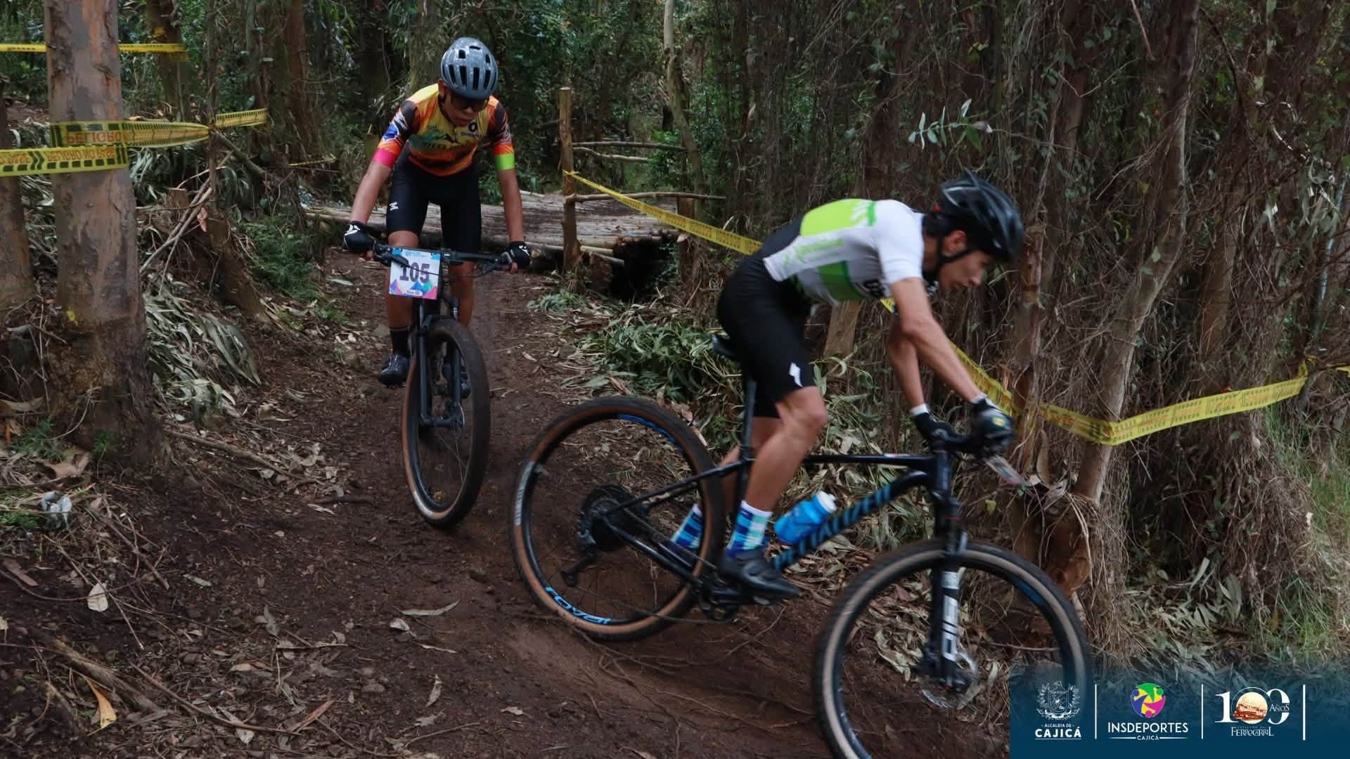 Lee más sobre el artículo Más de 300 ciclomontañistas marcaron la reapertura de la Pista Riders de Cajicá